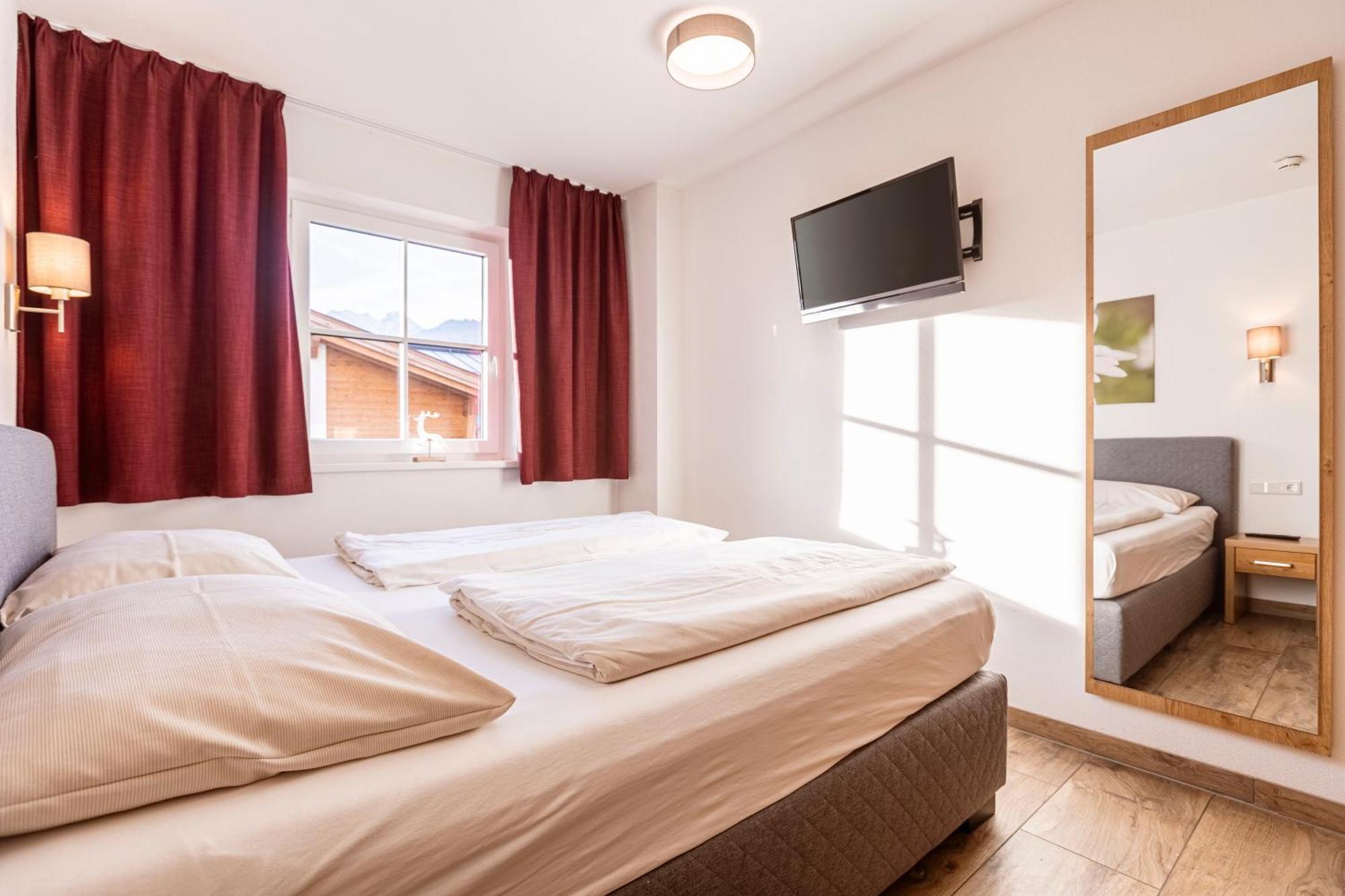 Tauernsuites Mitterwirt by ALPS RESORTS Piesendorf Zimmer foto